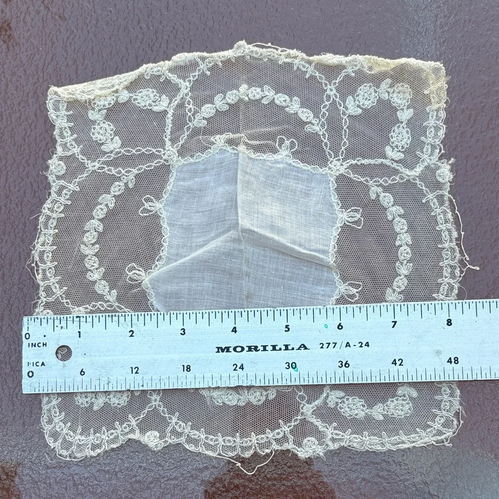 Vintage Lace Doilies Set